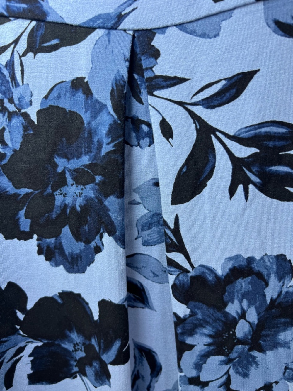 J. Jill Wearever Floral Shift Dress Blue Pockets Jersey Knit Cottagecore Medium - Picture 14 of 16